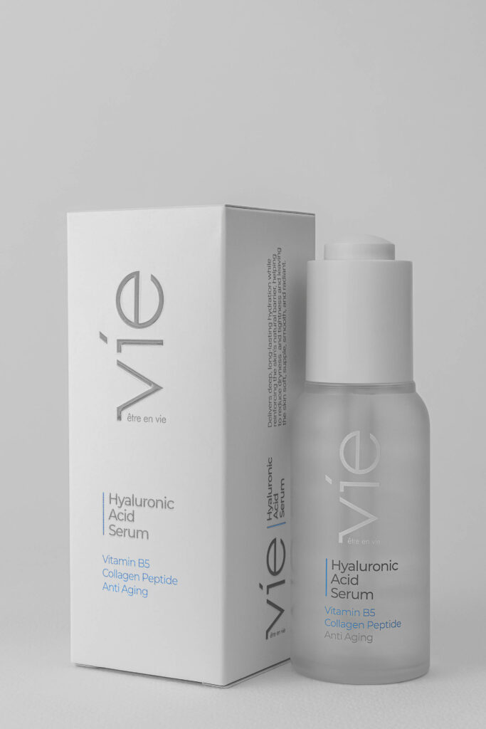 عکاسی محصولات برند آرایشی و بهداشتی vie که برای وب سایت و کاتالوگ گرفته شده که طبق بسته بندی عکس های مینیمال گرفته شده